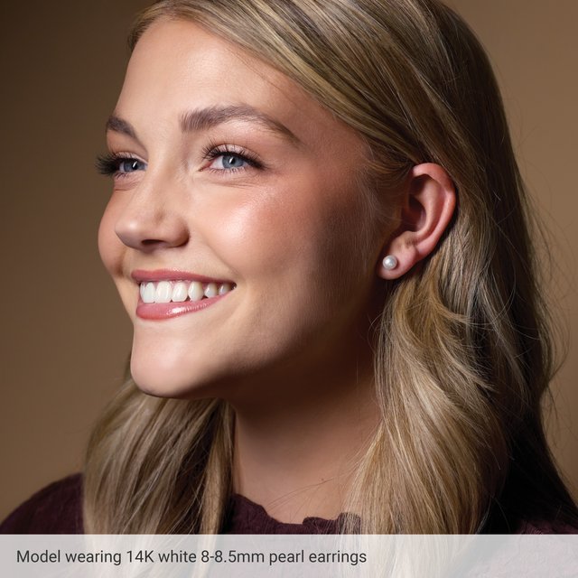 Kaye Simple Pearl Stud