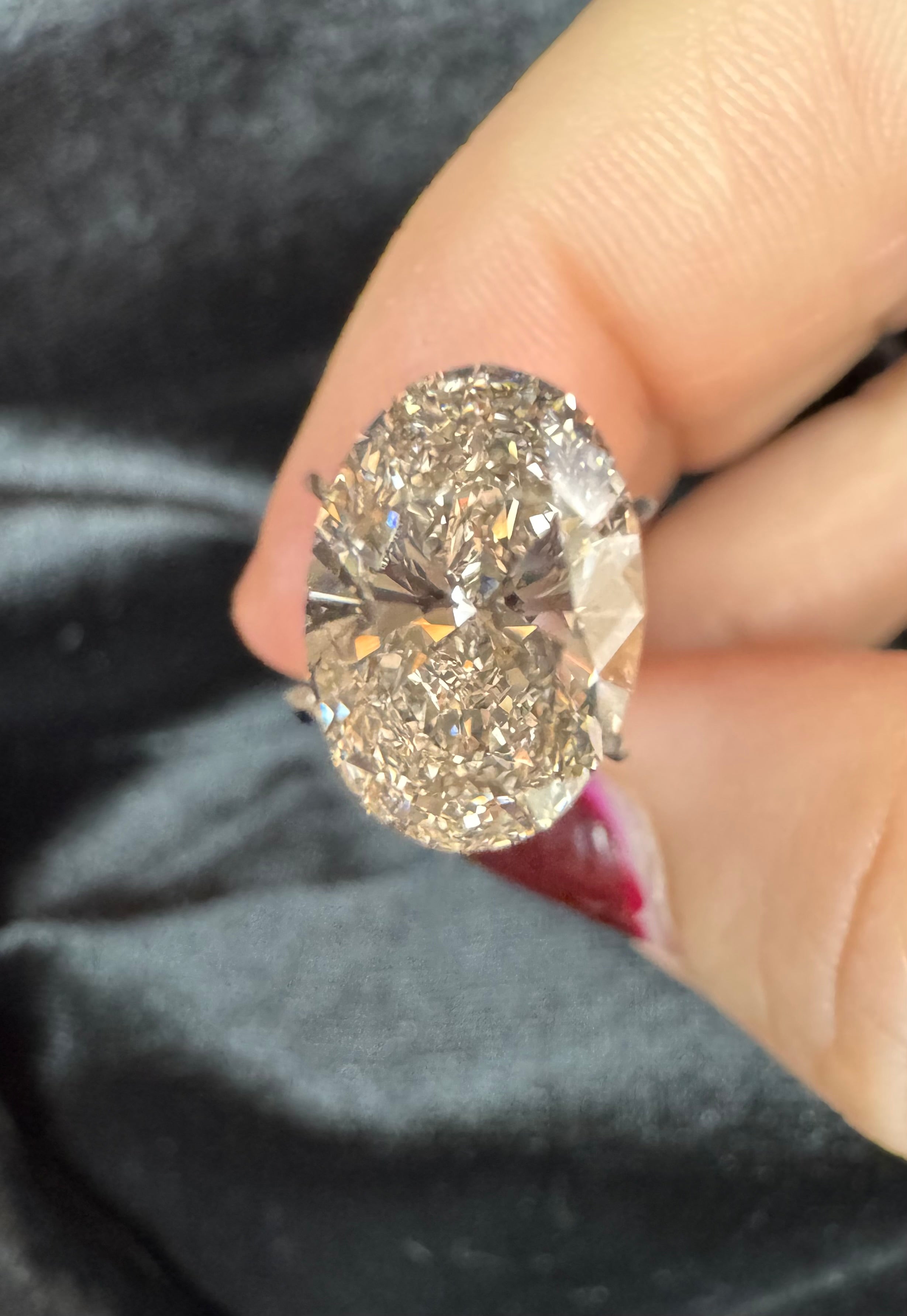 2.73 ct Oval Cut IGI Certified Lab Diamond