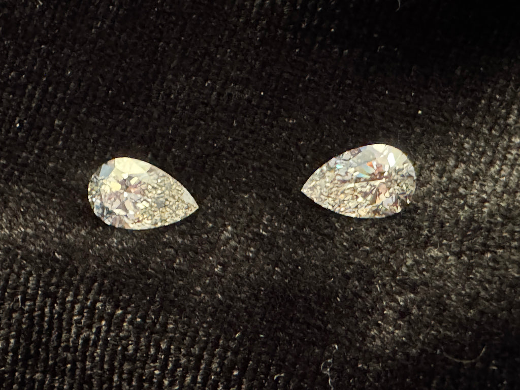 1.82 ctw Pair of Pear Cut IGI Certified E VS2 Lab Diamond