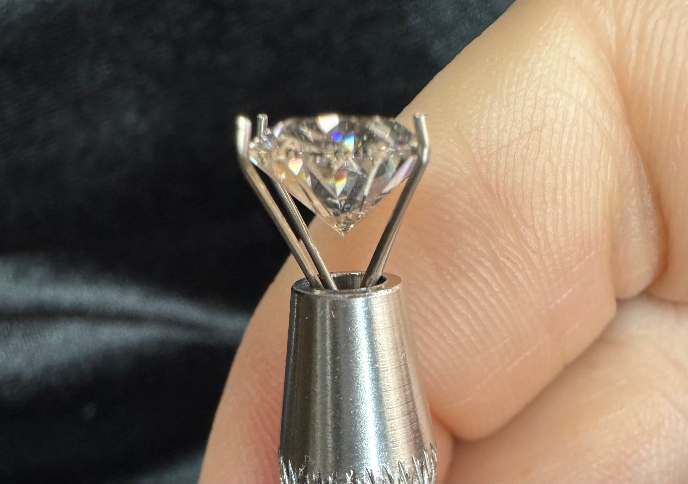 2.73 ct Oval Cut IGI Certified Lab Diamond