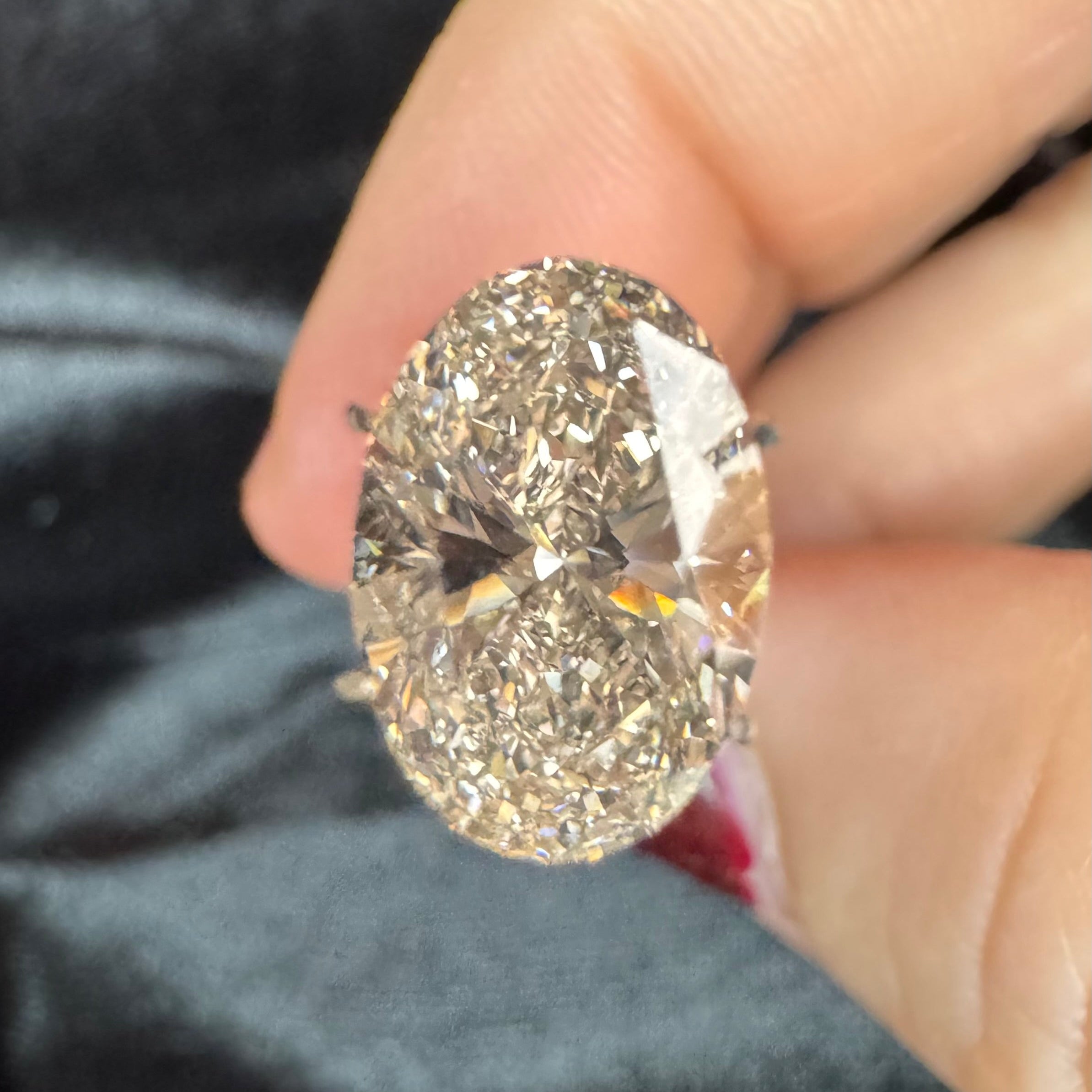 2.73 ct Oval Cut IGI Certified Lab Diamond